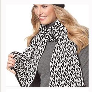 Michael Kors Signature logo scarf
